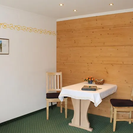Ferienapartmenthaus Hubertushof * ミッテンヴァルト