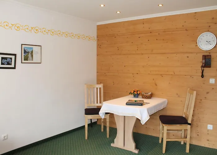 Ferienapartmenthaus Hubertushof * Mittenwald